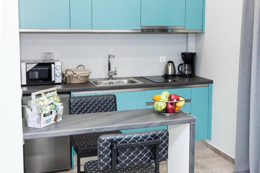 E Spacious Cornered Brand New Studio Apartment E เอเธนส์ ภายนอก รูปภาพ