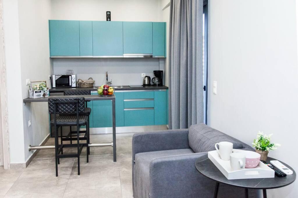 E Spacious Cornered Brand New Studio Apartment E เอเธนส์ ภายนอก รูปภาพ
